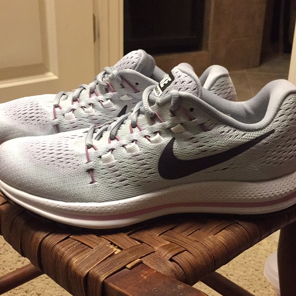 Nike Zoom Vomero 12 size 8.5